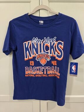 Boys NBA Official New York  Knicks Retro Graphic TShirt NWT Sz Large